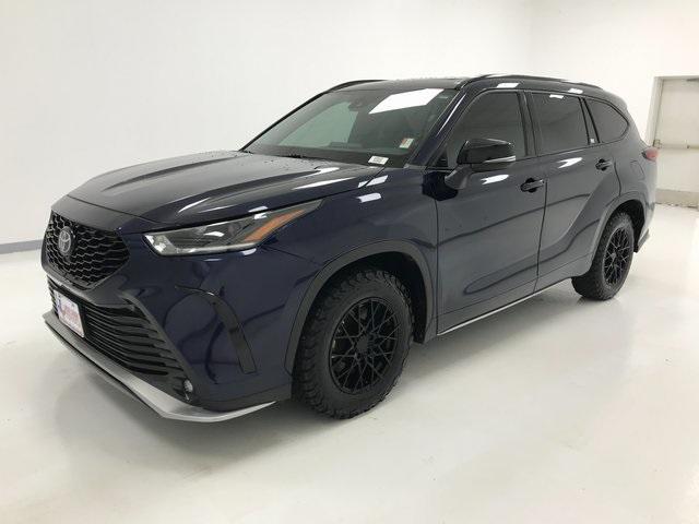 used 2021 Toyota Highlander car, priced at $35,133