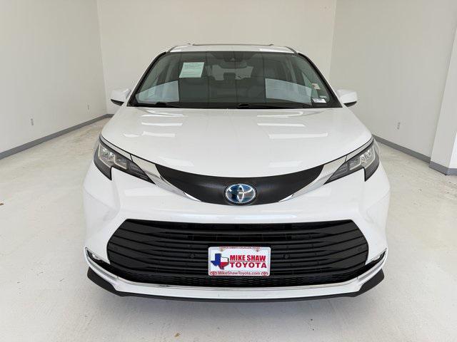 used 2023 Toyota Sienna car, priced at $38,084