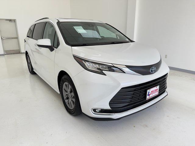 used 2023 Toyota Sienna car, priced at $38,084