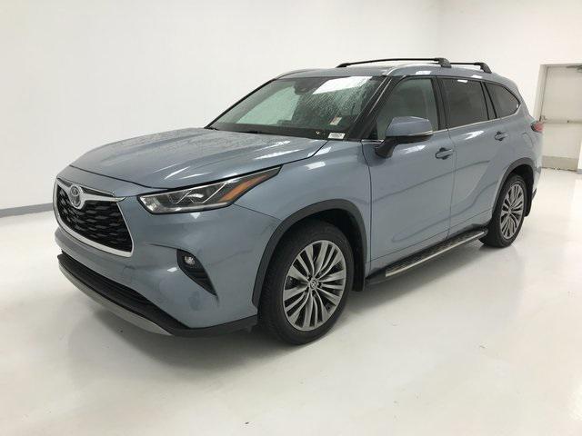 used 2022 Toyota Highlander car, priced at $39,437