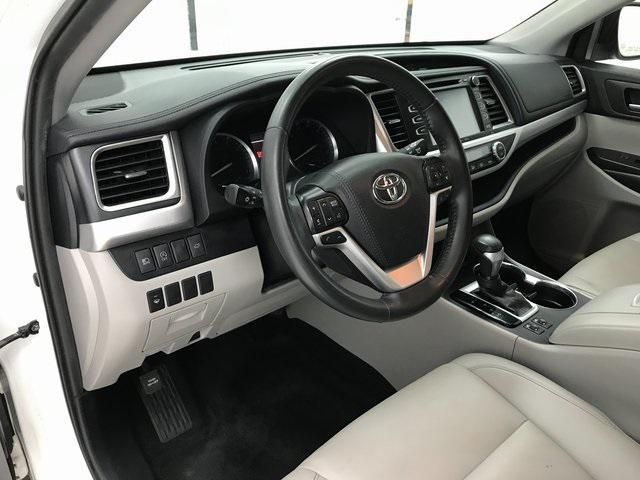 used 2019 Toyota Highlander car, priced at $25,586