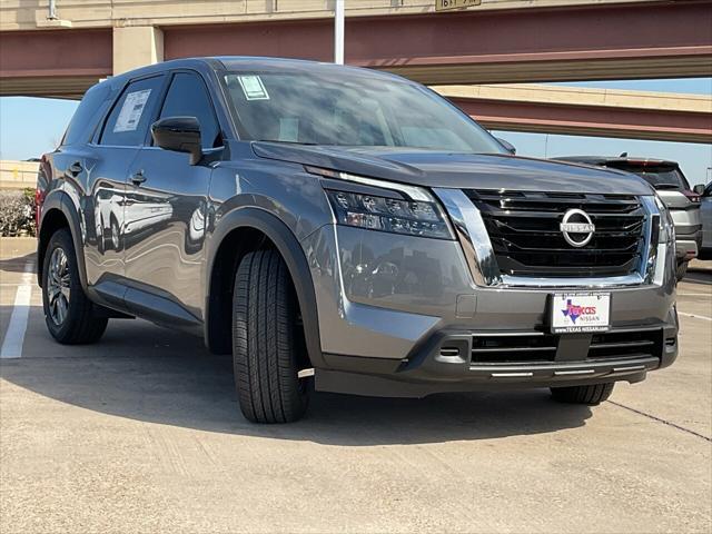 new 2025 Nissan Pathfinder car, priced at $39,010