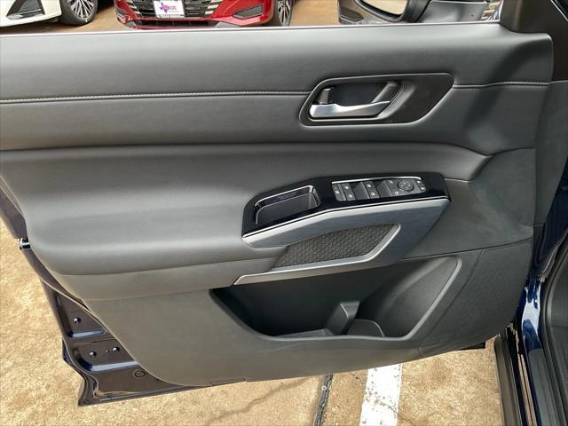 new 2025 Nissan Pathfinder car, priced at $41,428