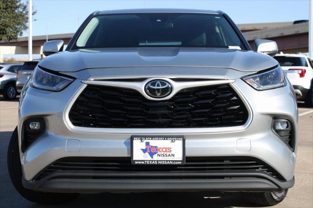 used 2021 Toyota Highlander car, priced at $27,901