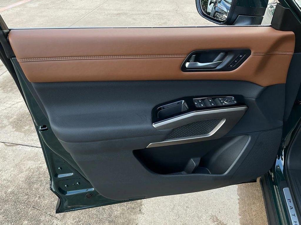 new 2025 Nissan Pathfinder car, priced at $50,713