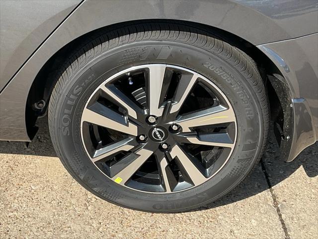 new 2025 Nissan Versa car, priced at $21,752