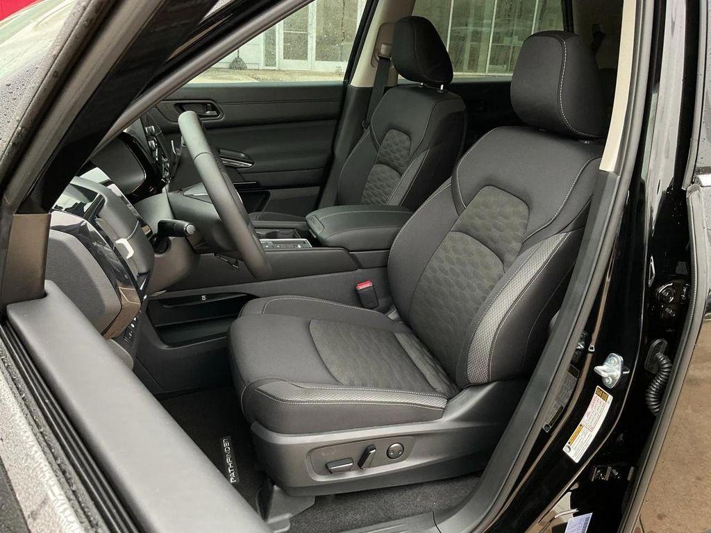 new 2025 Nissan Pathfinder car, priced at $39,610