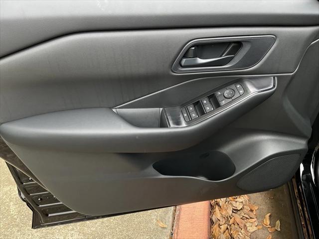 new 2025 Nissan Rogue car, priced at $29,677