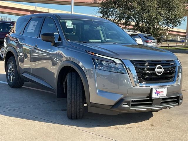 new 2025 Nissan Pathfinder car, priced at $39,010