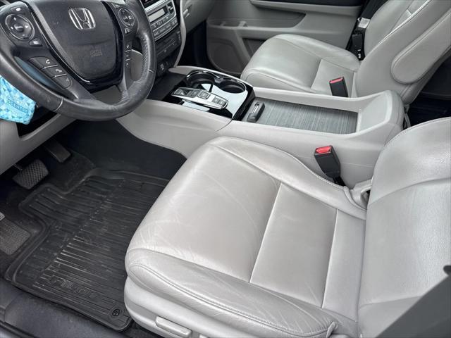 used 2017 Honda Pilot car