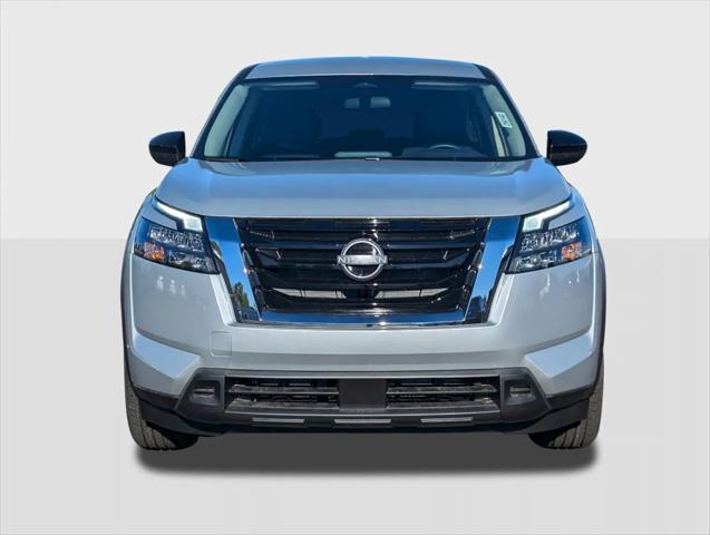 new 2025 Nissan Pathfinder car, priced at $39,010