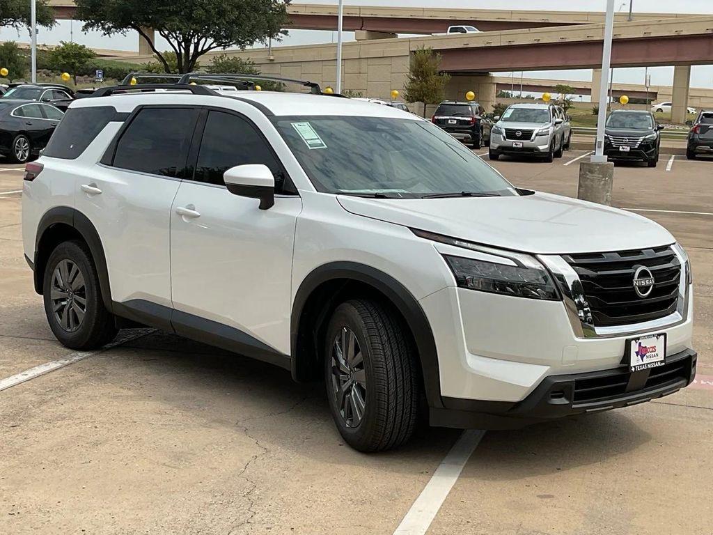 new 2025 Nissan Pathfinder car, priced at $39,400