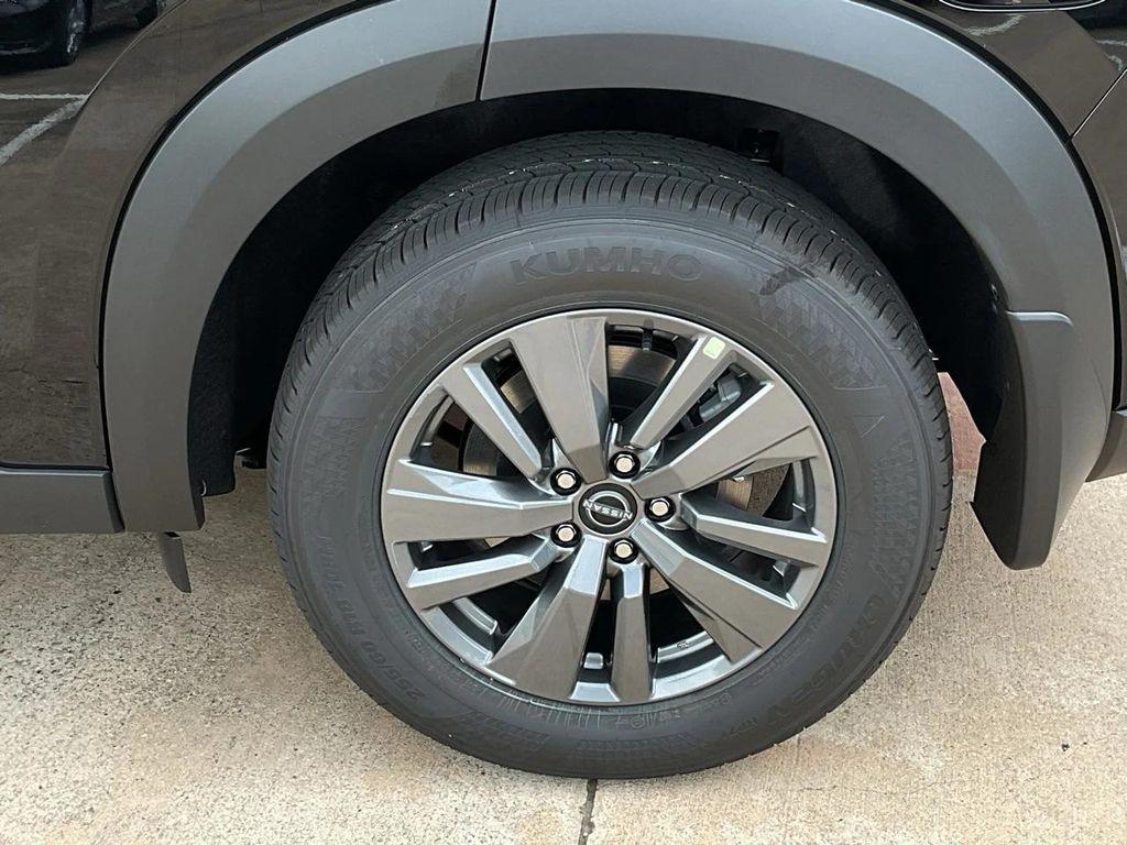 new 2025 Nissan Pathfinder car, priced at $39,000