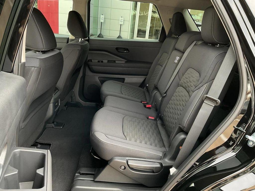 new 2025 Nissan Pathfinder car, priced at $39,000