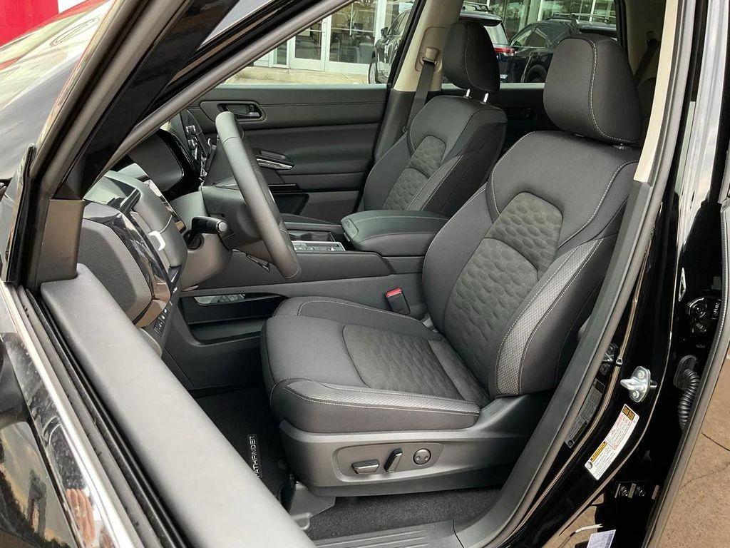 new 2025 Nissan Pathfinder car, priced at $39,000