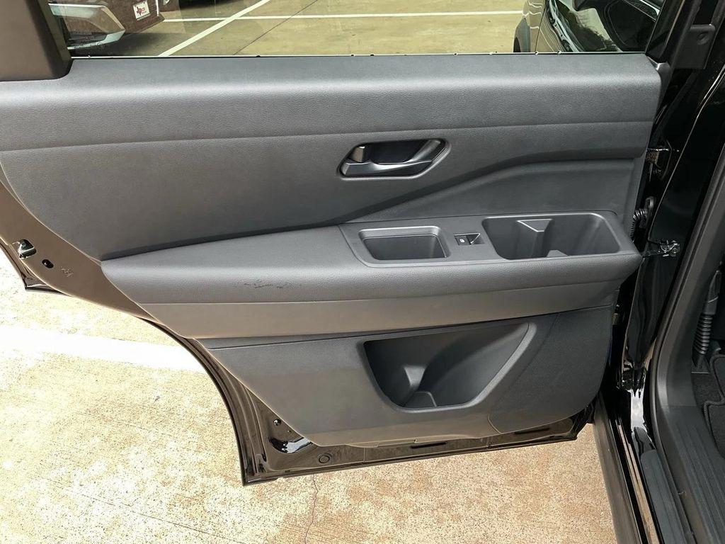 new 2025 Nissan Pathfinder car, priced at $39,000