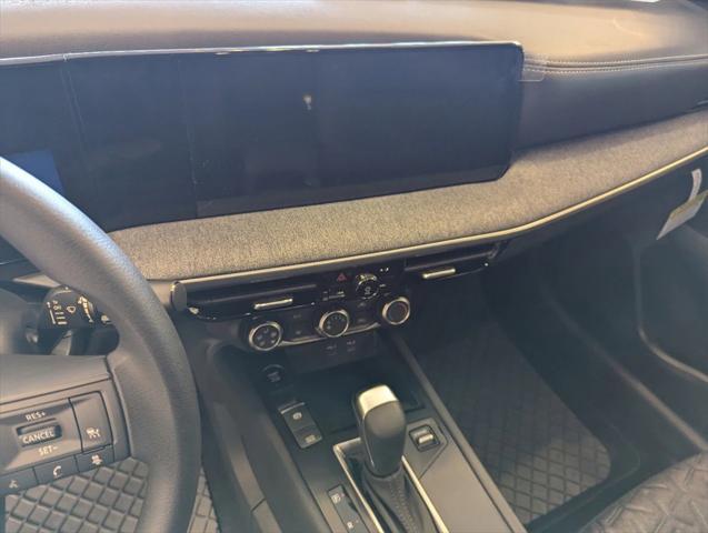 new 2025 Nissan Kicks car, priced at $24,951