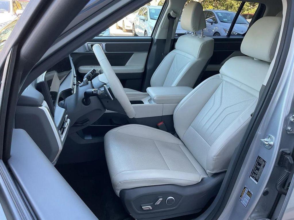 used 2025 Hyundai Santa Fe car, priced at $26,901