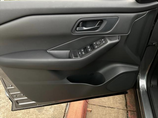 new 2025 Nissan Rogue car, priced at $29,677