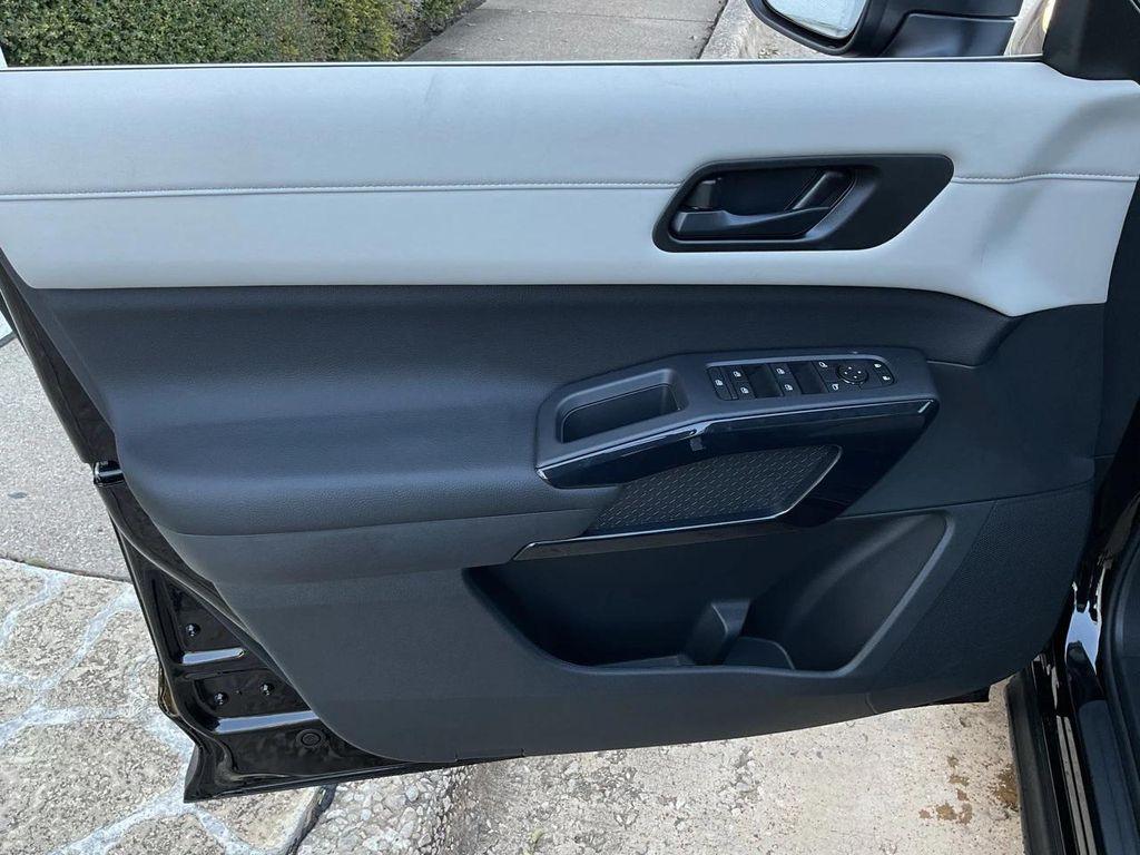 new 2025 Nissan Pathfinder car, priced at $39,114