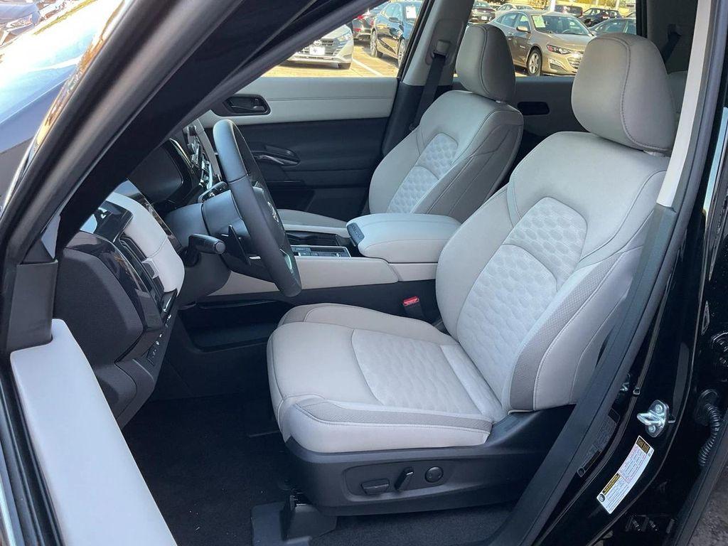 new 2025 Nissan Pathfinder car, priced at $39,114