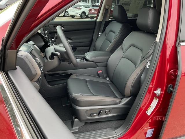 new 2025 Nissan Pathfinder car, priced at $44,746