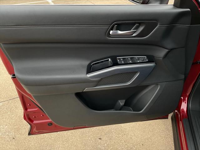 new 2025 Nissan Pathfinder car, priced at $44,746