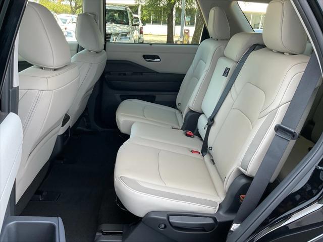 new 2025 Nissan Pathfinder car, priced at $41,383