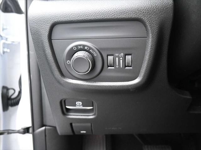 new 2025 Jeep Grand Cherokee car, priced at $45,050