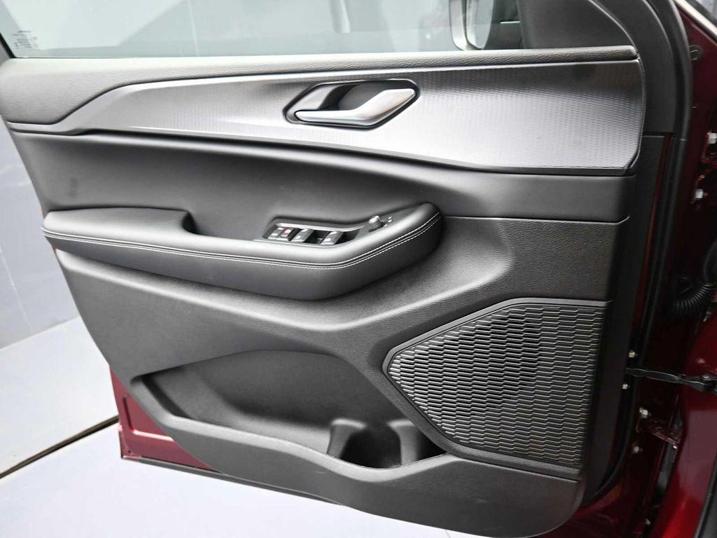 new 2025 Jeep Grand Cherokee car, priced at $44,170