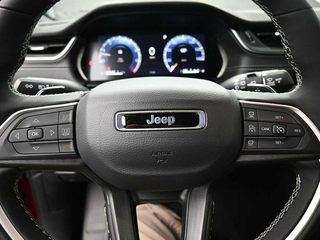 new 2025 Jeep Grand Cherokee car, priced at $44,170