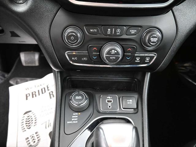 used 2022 Jeep Cherokee car, priced at $28,495