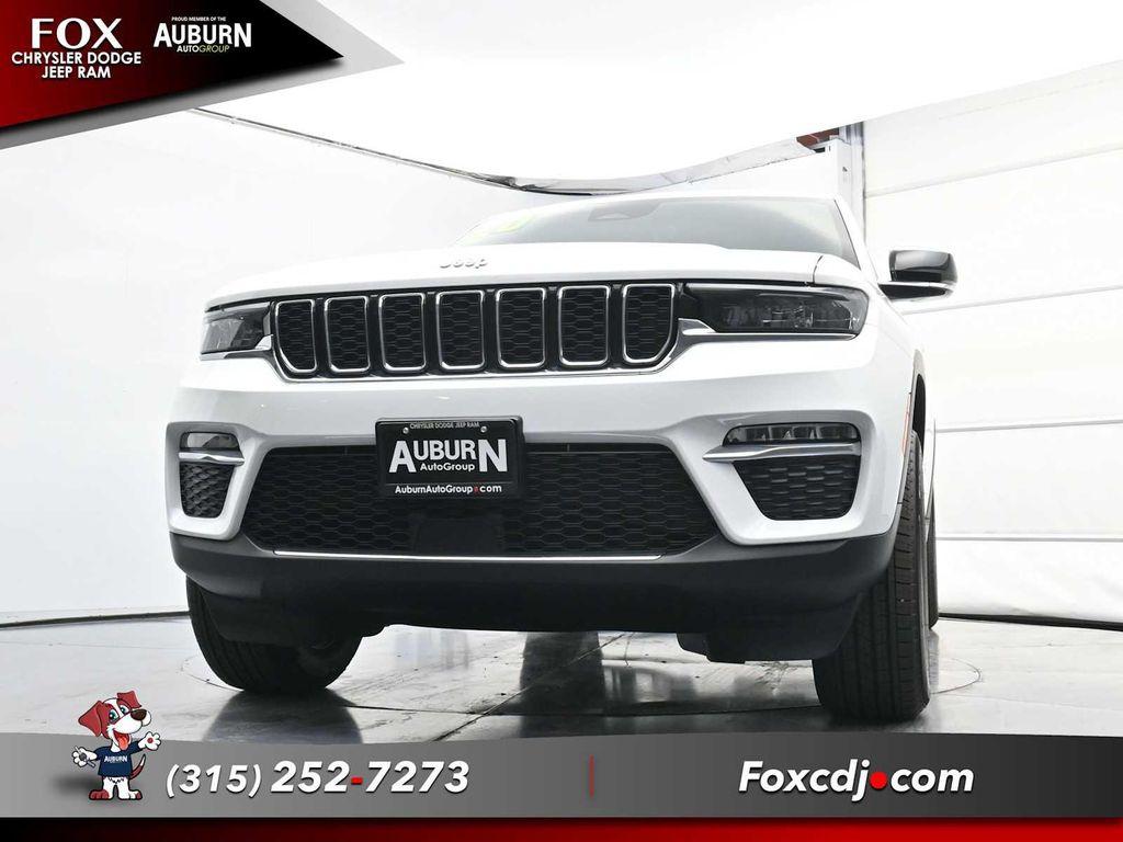 new 2025 Jeep Grand Cherokee car, priced at $49,415