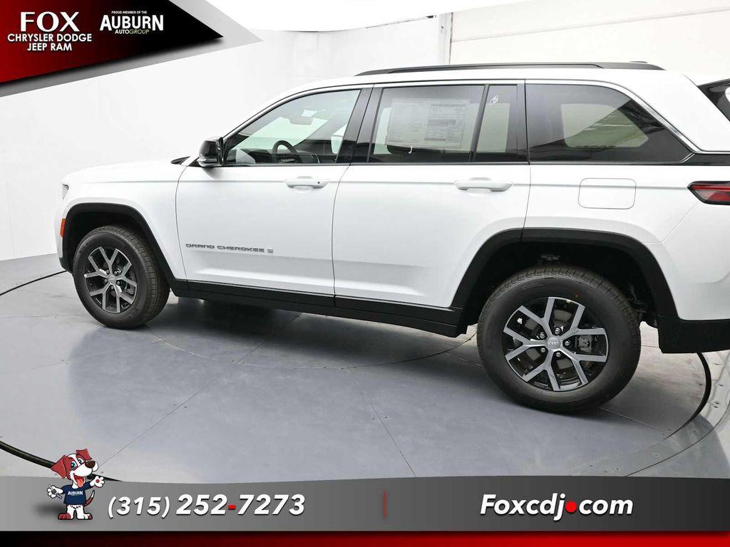 new 2025 Jeep Grand Cherokee car, priced at $49,415