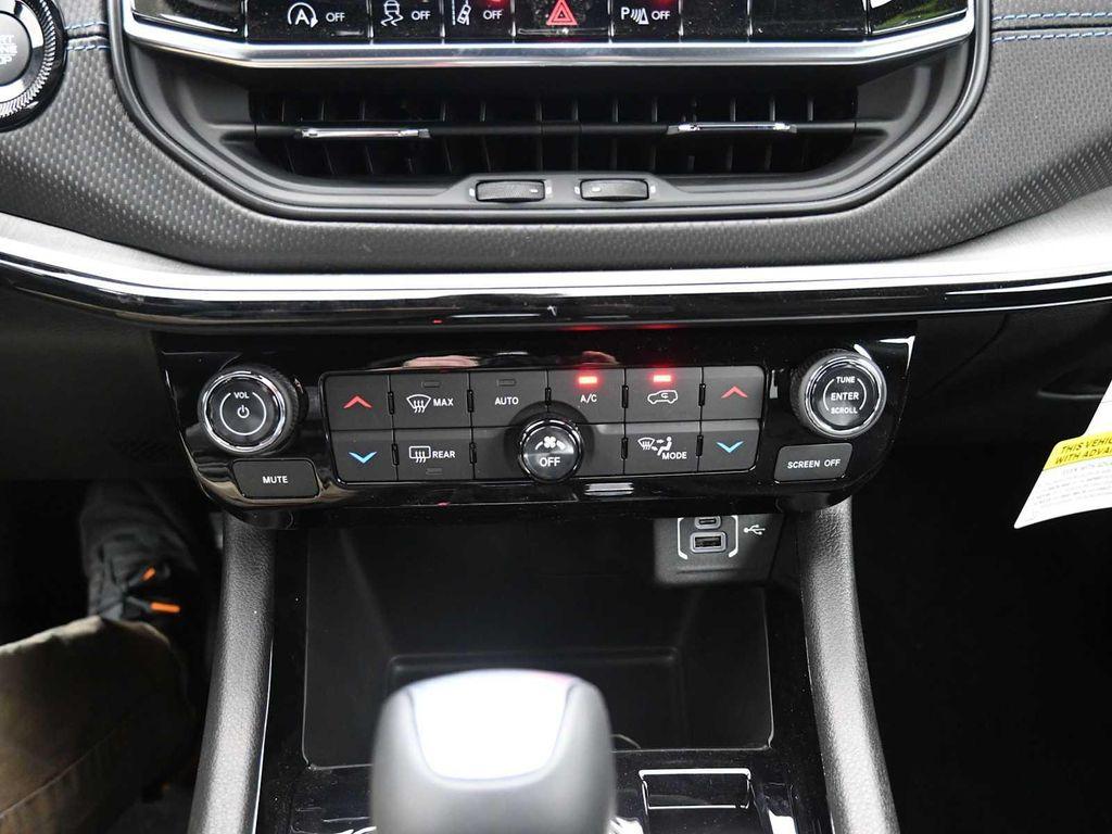 new 2025 Jeep Compass car, priced at $39,454