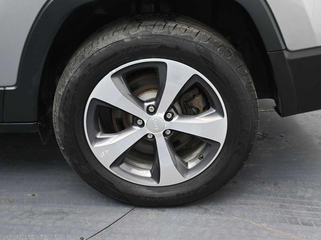 used 2019 Jeep Cherokee car, priced at $18,495