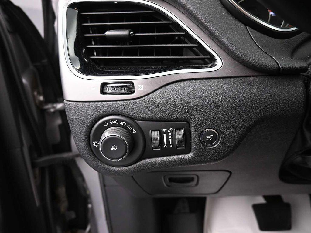 used 2019 Jeep Cherokee car, priced at $18,495