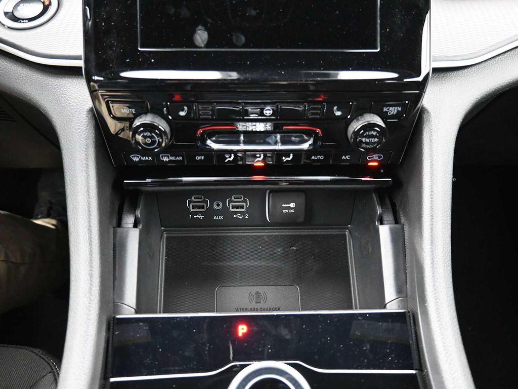 new 2025 Jeep Grand Cherokee car, priced at $43,409