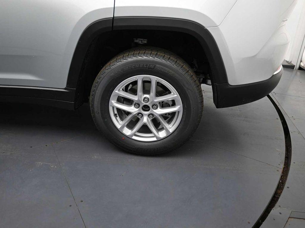 new 2025 Jeep Grand Cherokee car, priced at $44,170