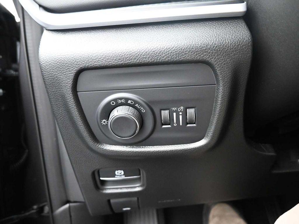 new 2025 Jeep Grand Cherokee car, priced at $45,165