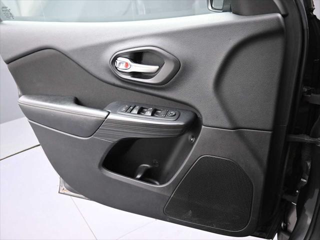 used 2015 Jeep Cherokee car, priced at $12,995