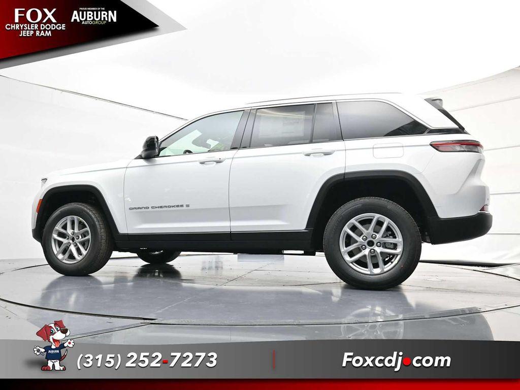 new 2025 Jeep Grand Cherokee car, priced at $43,575