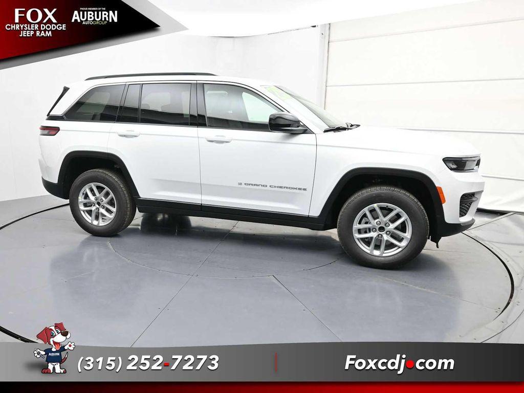 new 2025 Jeep Grand Cherokee car, priced at $43,575