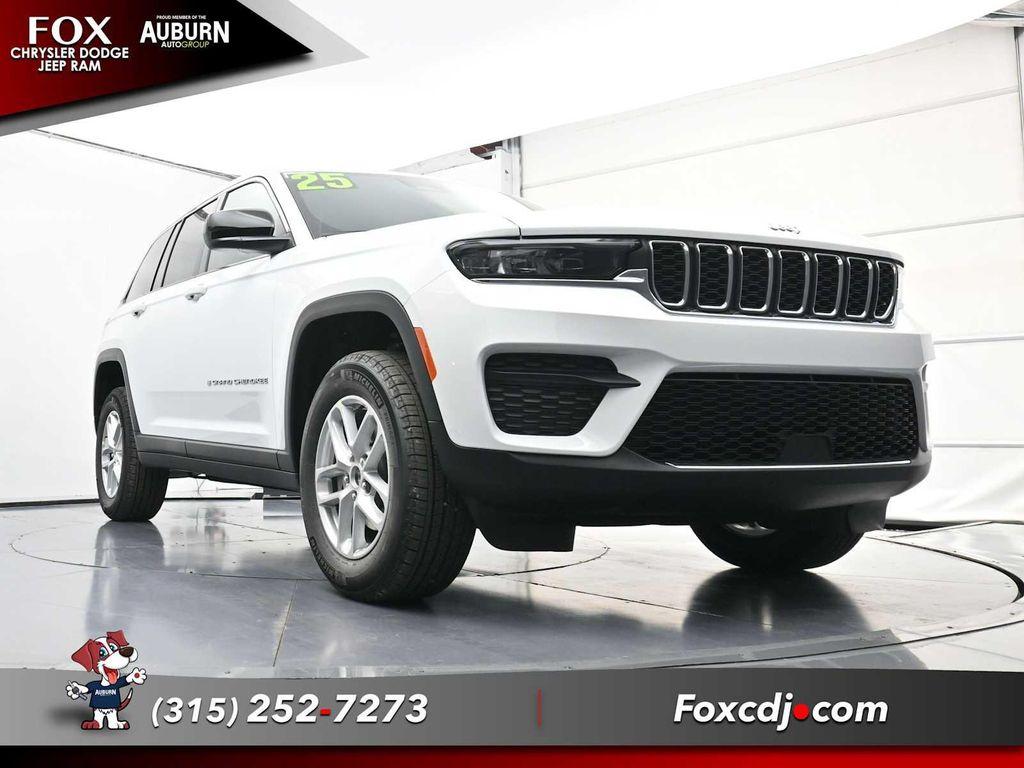 new 2025 Jeep Grand Cherokee car, priced at $43,575