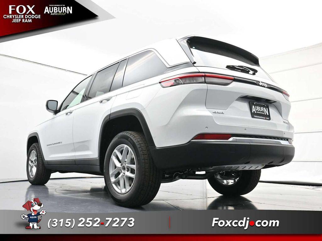 new 2025 Jeep Grand Cherokee car, priced at $43,575