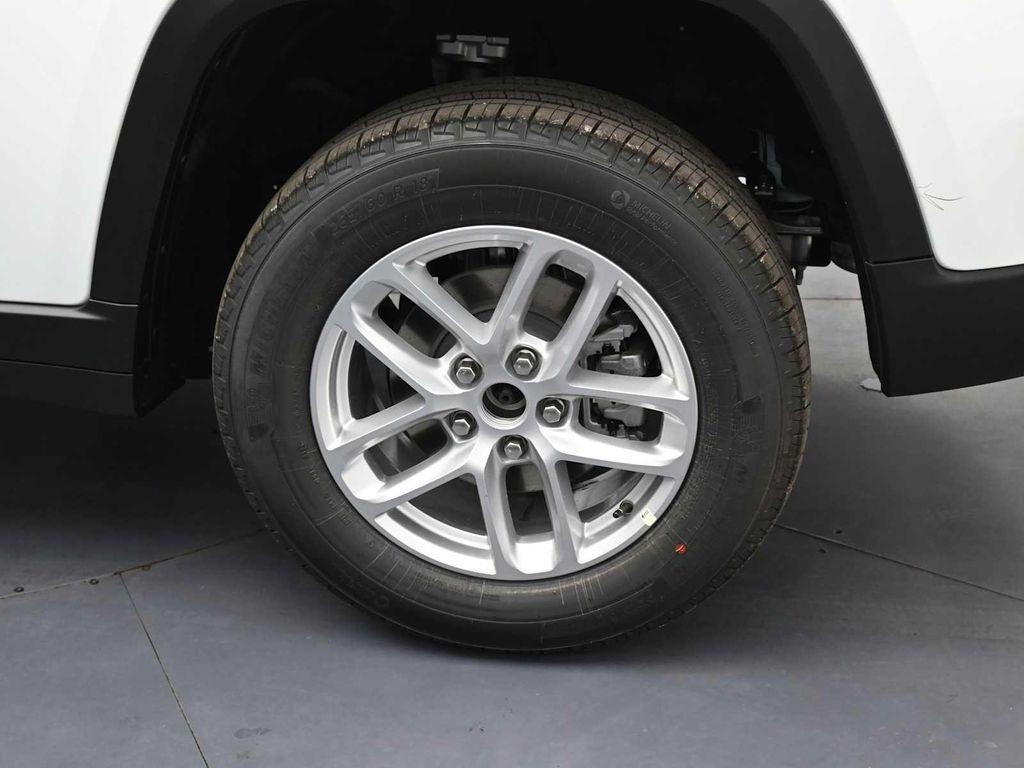 new 2025 Jeep Grand Cherokee car, priced at $43,575