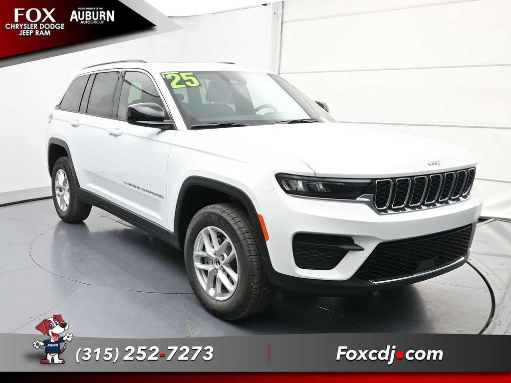 new 2025 Jeep Grand Cherokee car, priced at $43,575