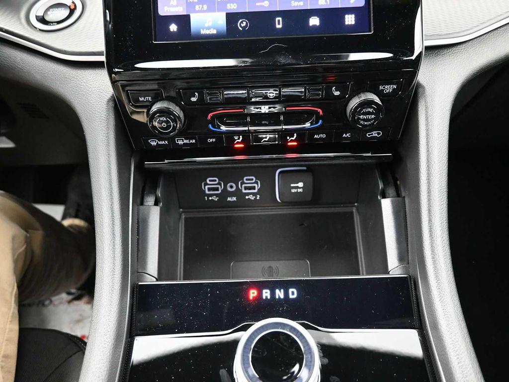 new 2025 Jeep Grand Cherokee car, priced at $43,409