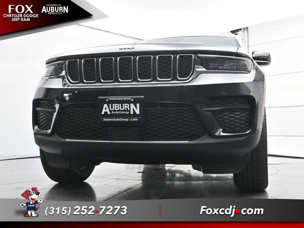 new 2025 Jeep Grand Cherokee car, priced at $43,409