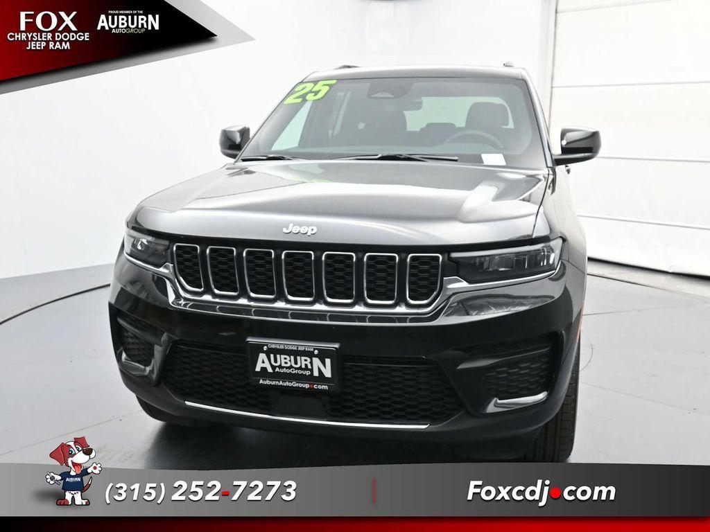 new 2025 Jeep Grand Cherokee car, priced at $43,409